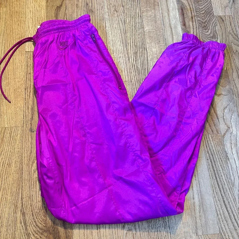 Vintage Nike Purple Nylon Windbreaker Track Pants Mesh Lined Ankle Zip Small